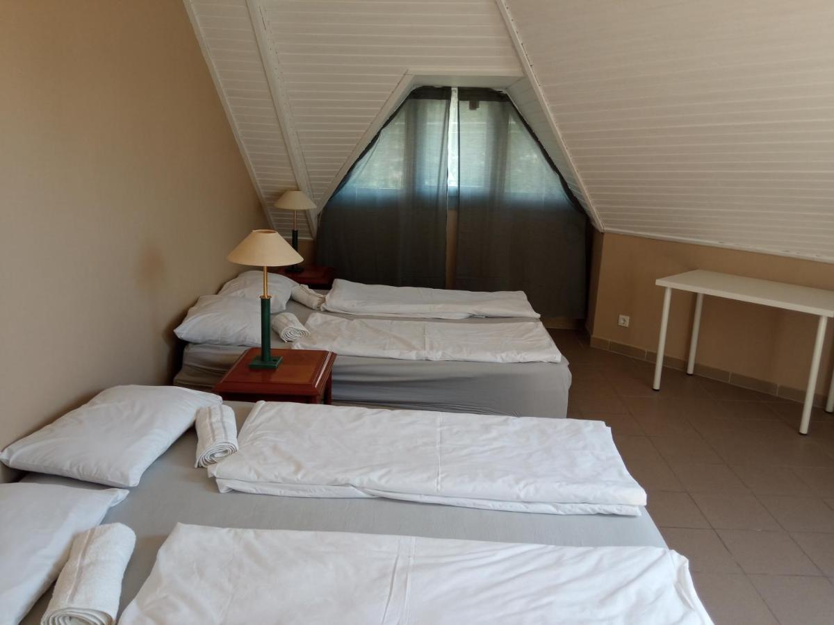 Retro Hotel Merid Zamardi Ngoại thất bức ảnh