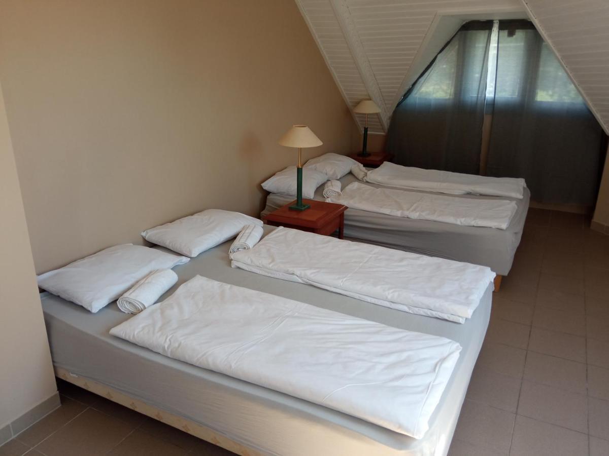 Retro Hotel Merid Zamardi Ngoại thất bức ảnh