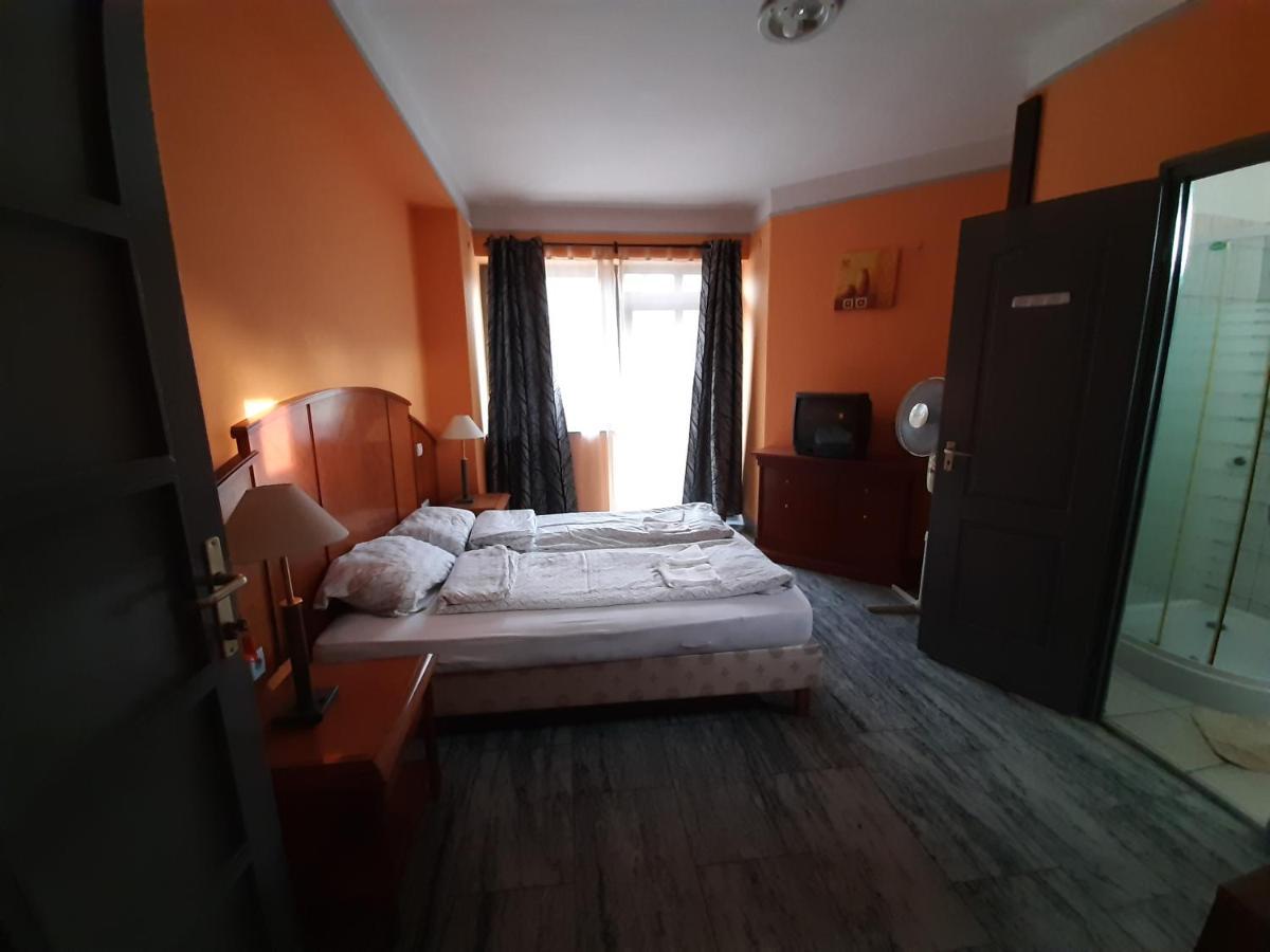 Retro Hotel Merid Zamardi Ngoại thất bức ảnh